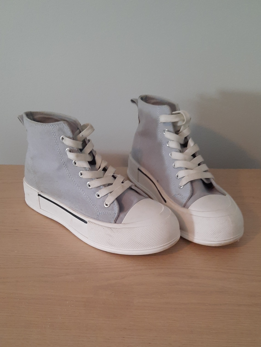 Ardene Light Gray Comfort Foam Sneaker Insole Size 9